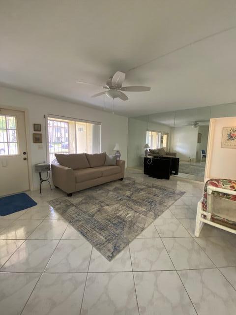 Foto del edificio - 441 Pine Glen Ln