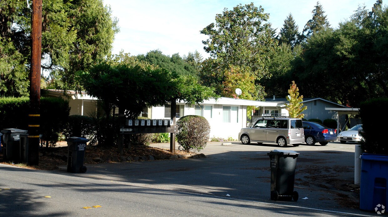 Primary Photo - 164 Brush Creek Rd