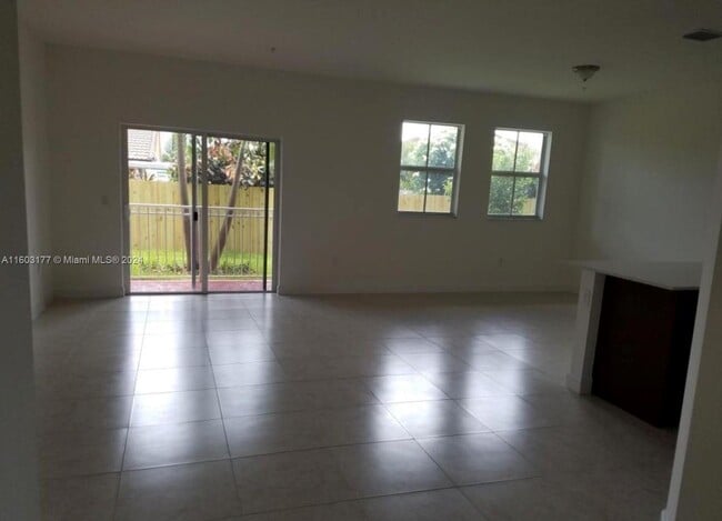 Foto del edificio - 230 NW 109th Ave