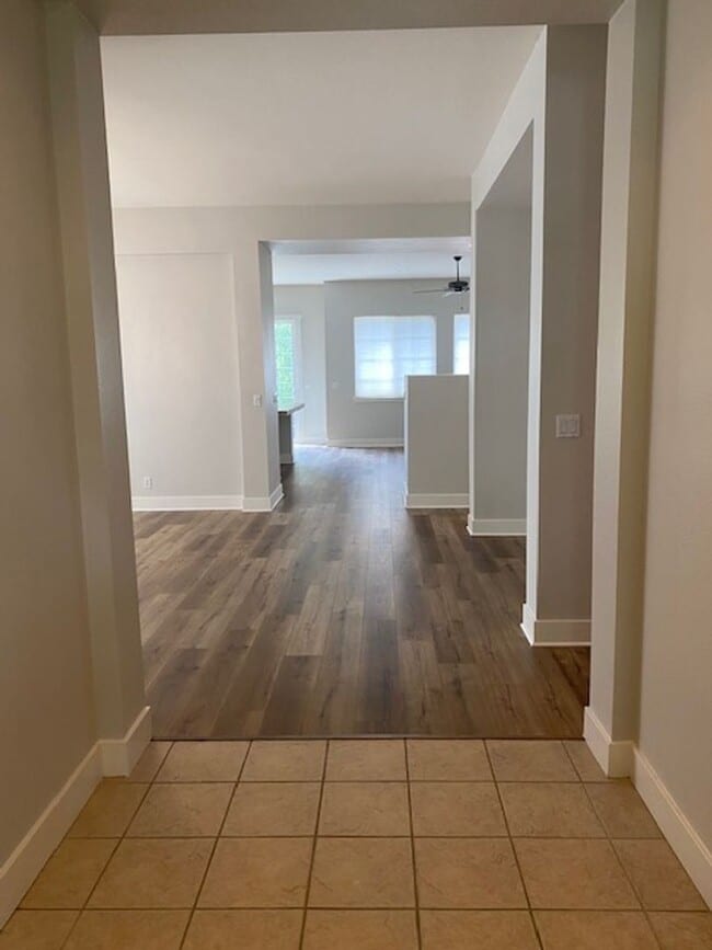 Building Photo - Sweet, perfect 10 located in Caughlin Ranc...