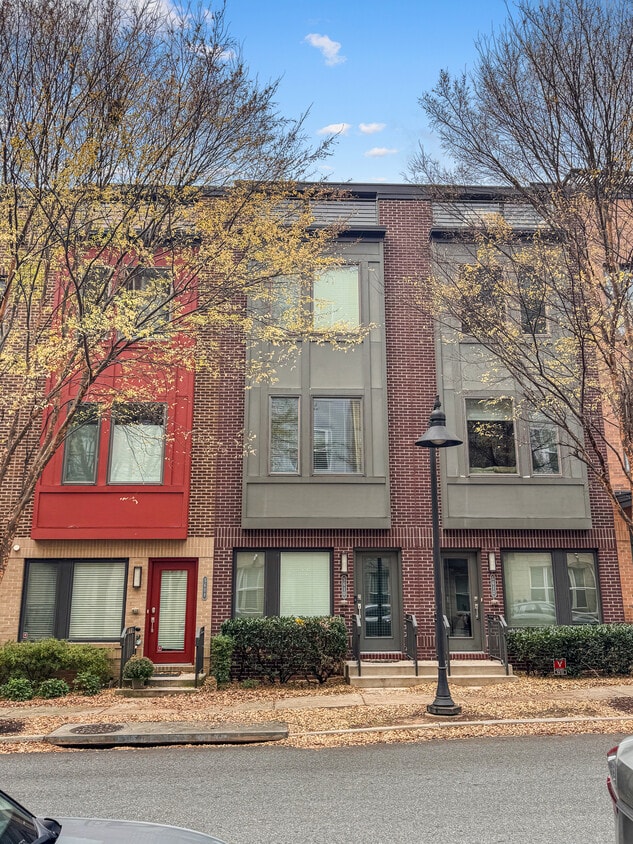 Photo - 5610 45th Ave (Hyattsville, MD)