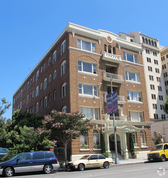 Building Photo - California Condominums