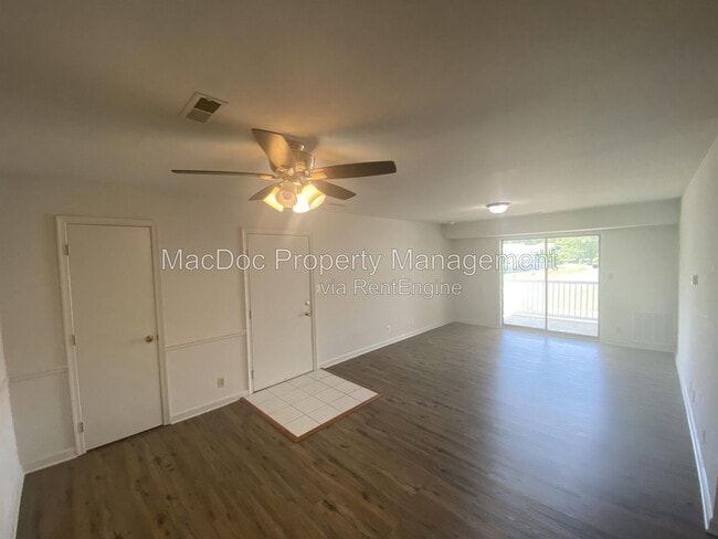 Building Photo - 100 Chesterfield Ln