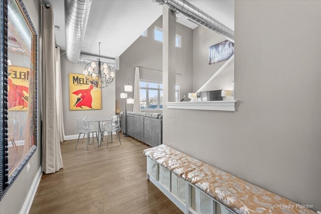 Foto del edificio - 364 S Main St