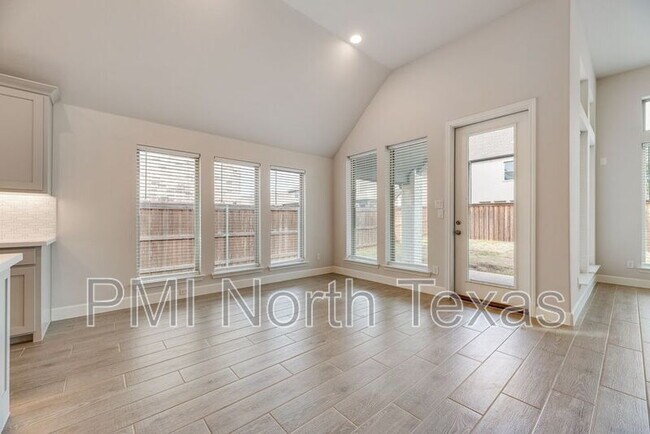 Foto del edificio - 332 Oak Hollow Way