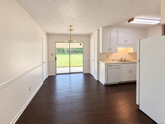 Foto del edificio - 229 Juniper Ct
