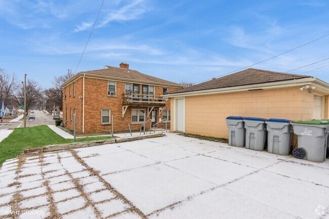 Building Photo - 3781 N 60th St