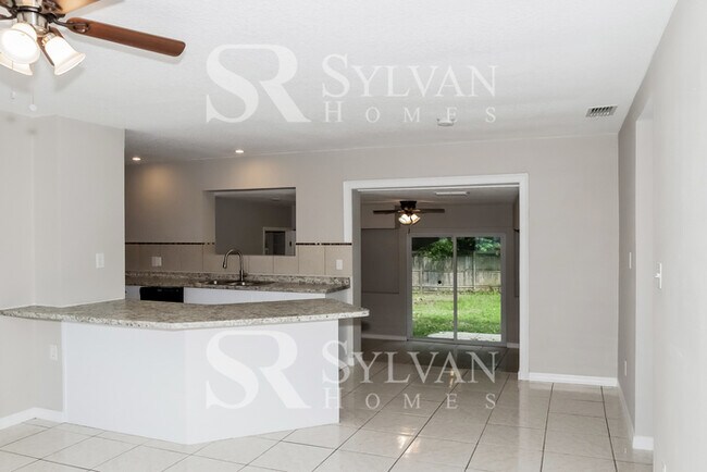 Foto del edificio - Enjoy living the good life in this 4 bedro...
