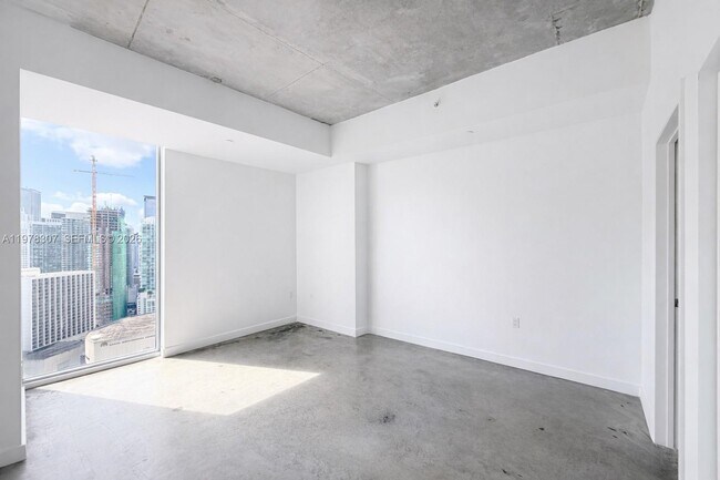 Foto del edificio - 151 SE 1st St