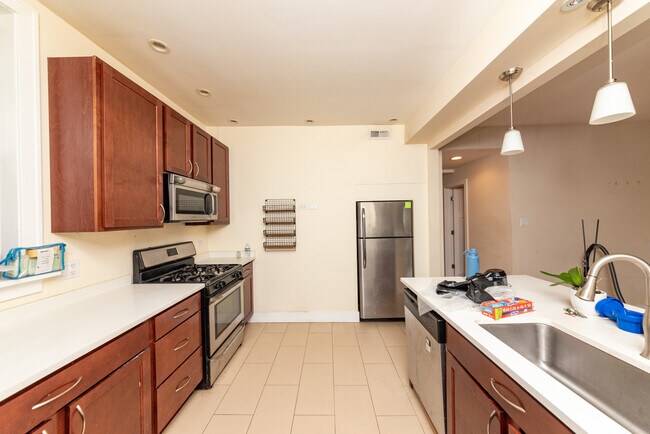 Foto del edificio - 4912 N Washtenaw Ave