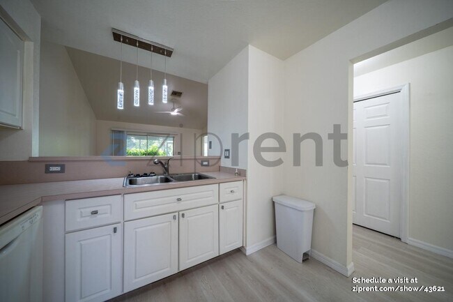 Foto del edificio - 840 SE 8th St