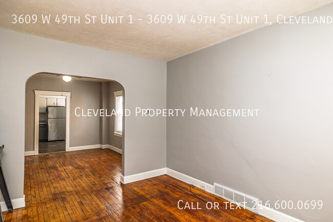 Building Photo - Renovated West Cleveland Duplex