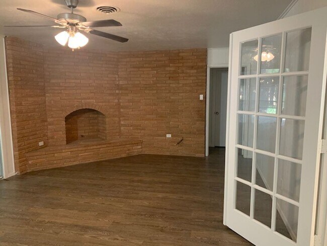 Foto del edificio - 2820 Southgate Dr