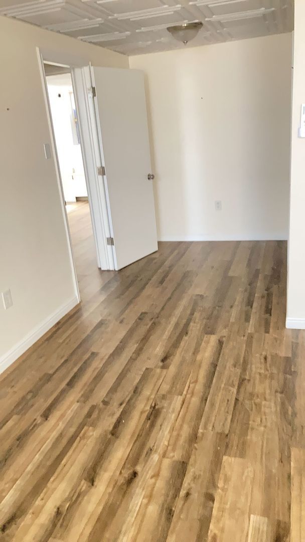 Foto del edificio - 229 E Logan St