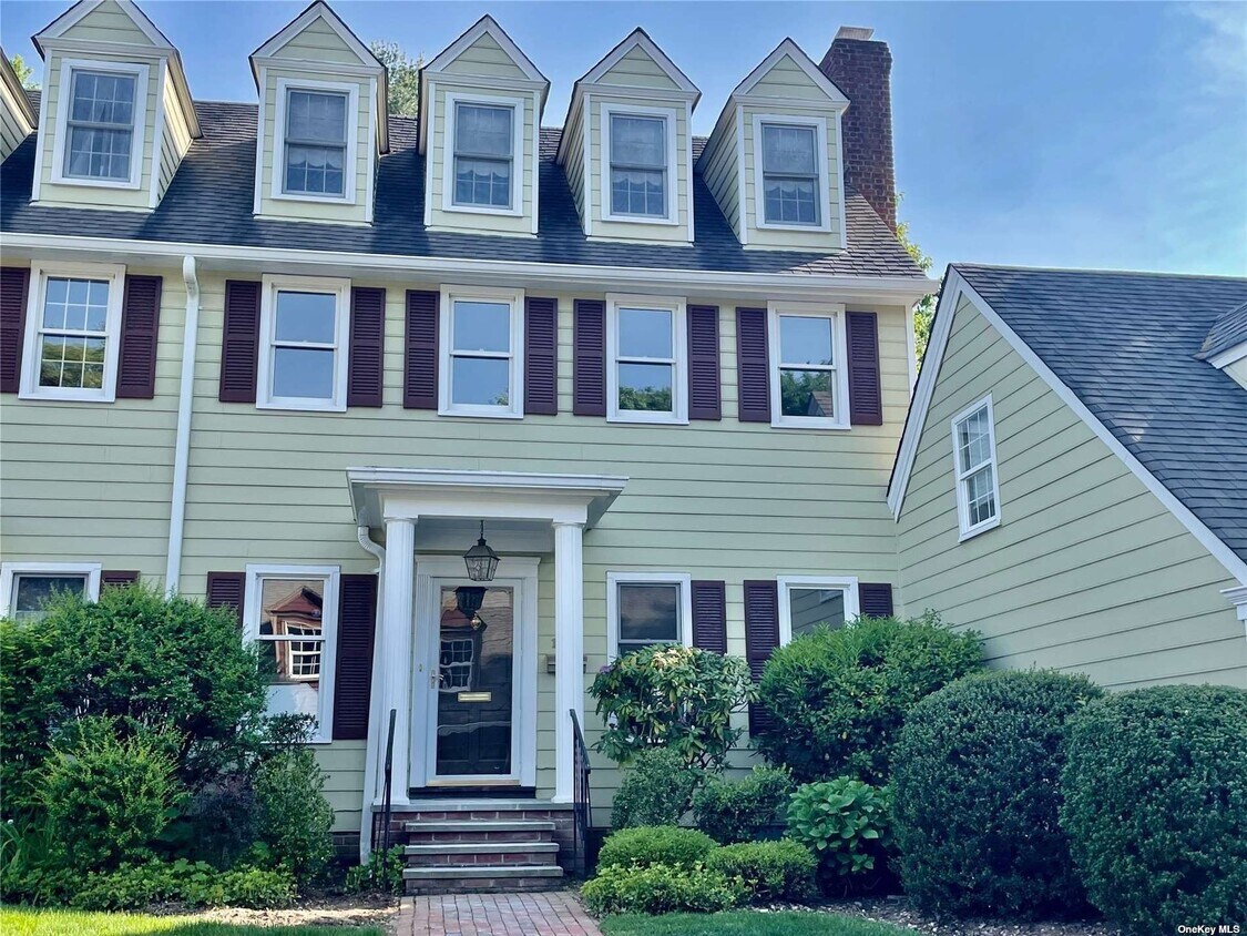 11 Duke of Gloucester, Manhasset, NY 11030 House Rental in Manhasset