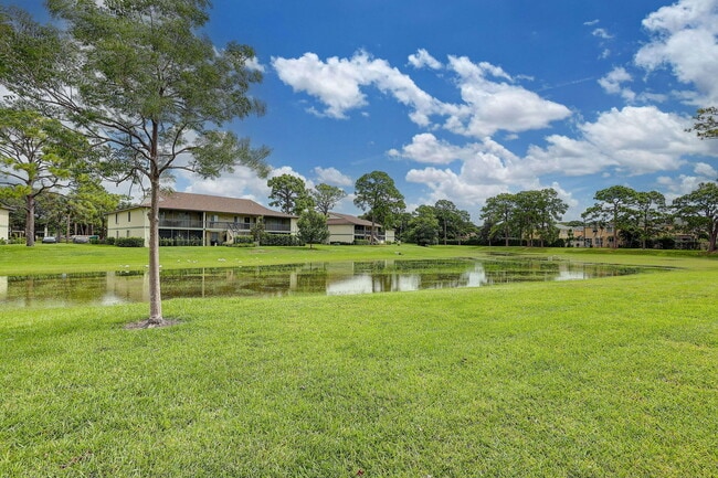 Building Photo - 6299 Chasewood Dr