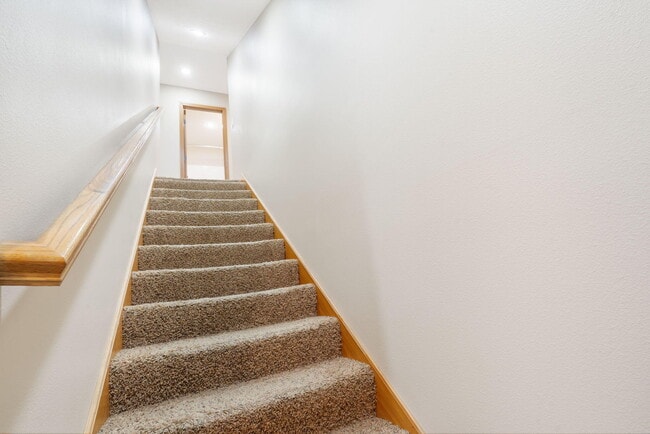 Building Photo - 719 E Watermill Cir