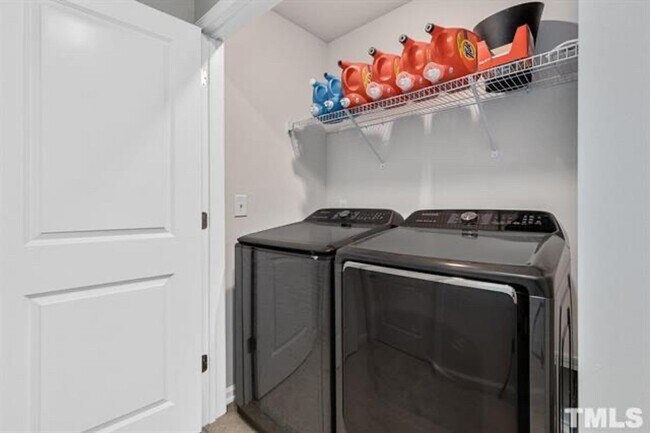 Foto del edificio - Room in 3 Bedroom Townhome at Southern Mag...