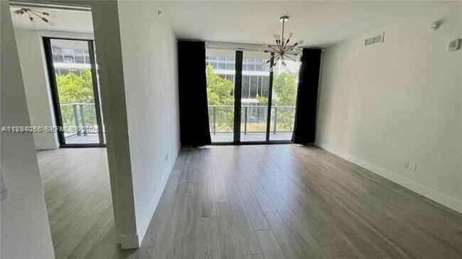 Foto del edificio - 2960 NE 207th St