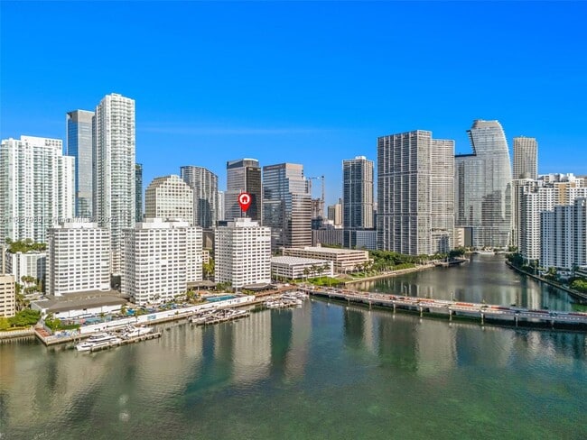 Foto del edificio - 801 Brickell Bay Dr