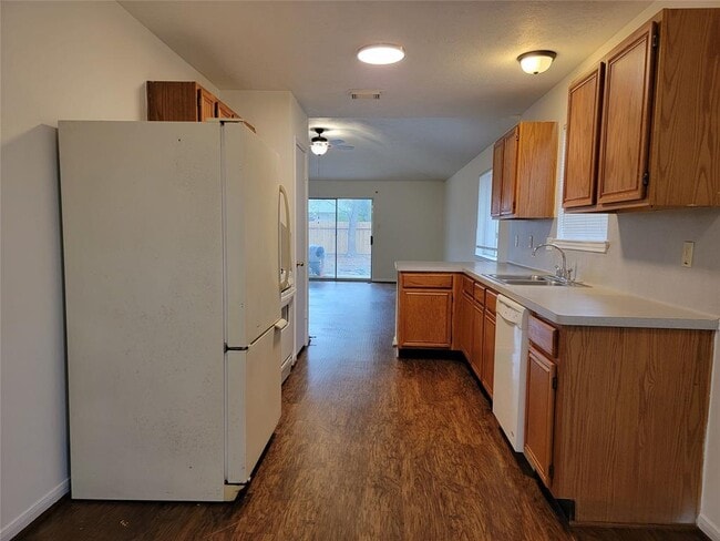 Building Photo - 28707 Loddington St