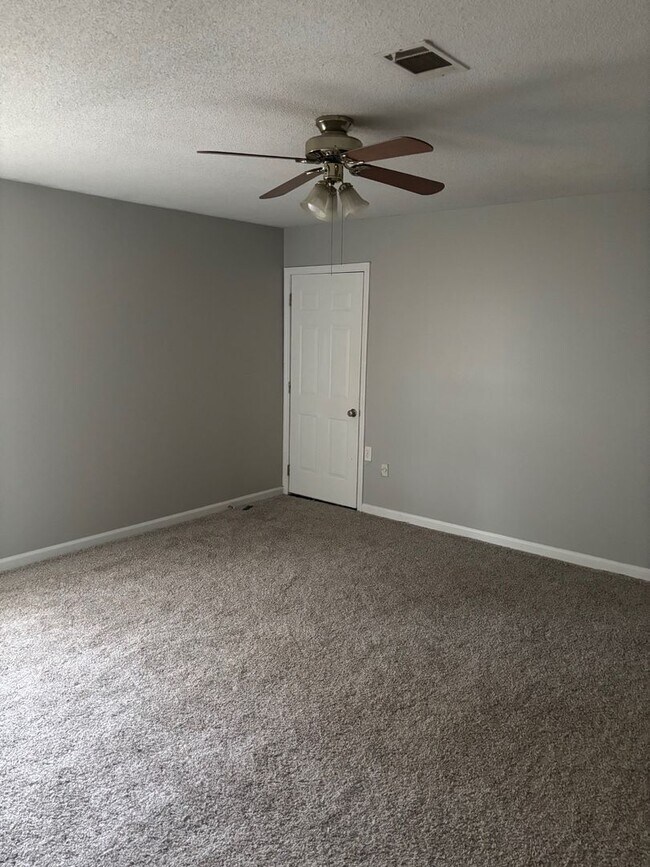 Foto del edificio - Cozy Ranch-Style Home minutes from I-20, Evans & Fort Eisenhower