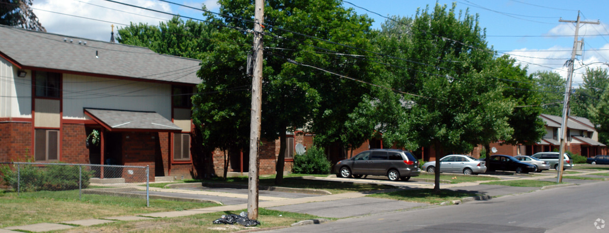 Building Photo - 322-360 Seymour St