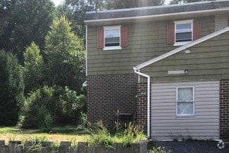 Building Photo - 1214 Fox Run
