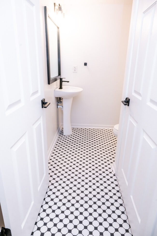 Modern Hardware - The Moxie on Union Hill
