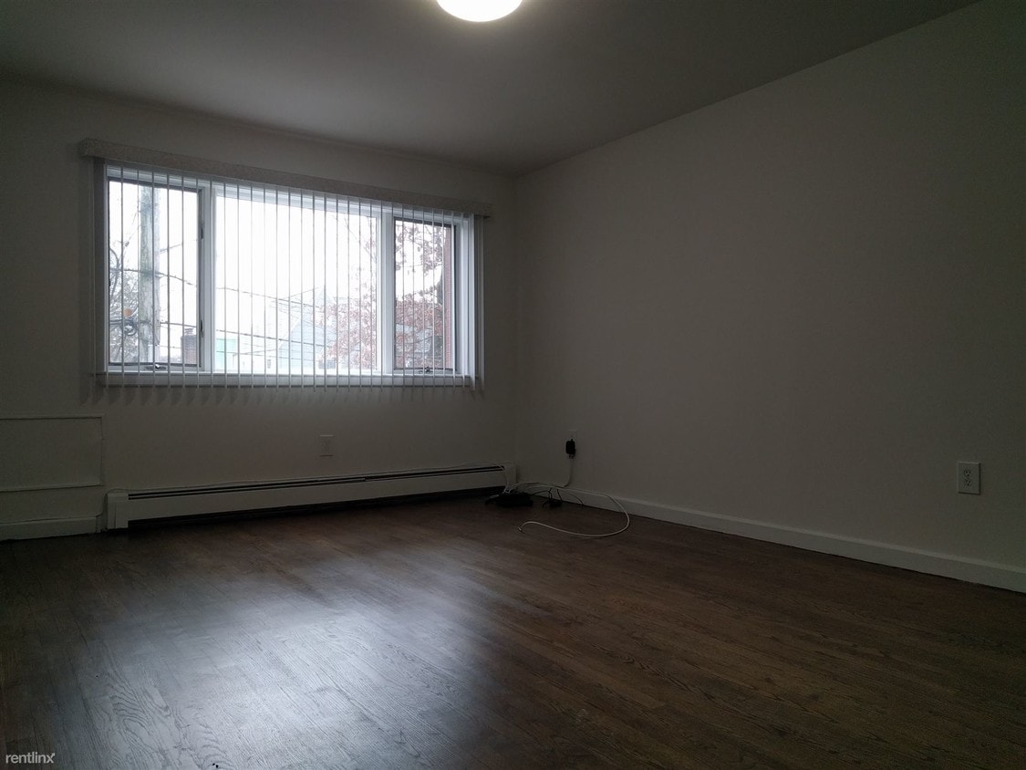 Primary Photo - 5465 Sylvan Ave