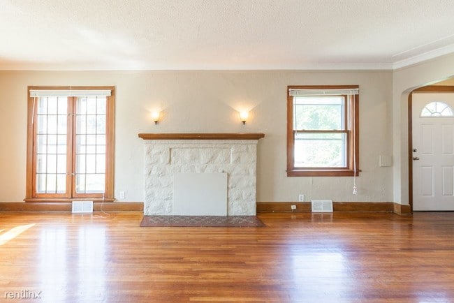 Building Photo - 4 br, 1 bath House - 3800 Aldrich Ave N