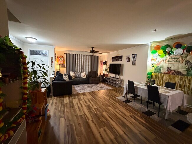 Foto del edificio - 50 Clover Pl