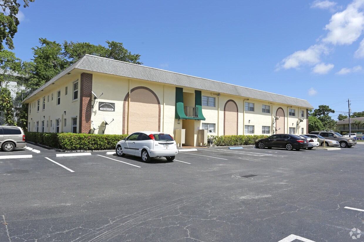 Oakland Park Villas Apartments in Oakland Park, FL