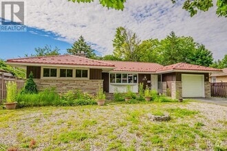 Building Photo - 203 Forest Hill Dr