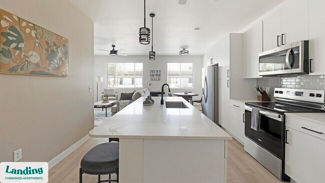 Foto del edificio - 255 N Camino Mercado