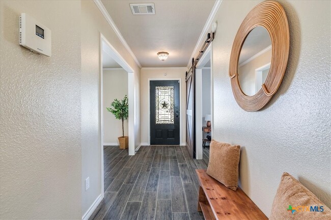 Foto del edificio - 8301 Brewer Ln