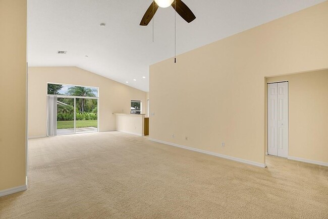 Building Photo - Beautiful 3/2 in Gated Community