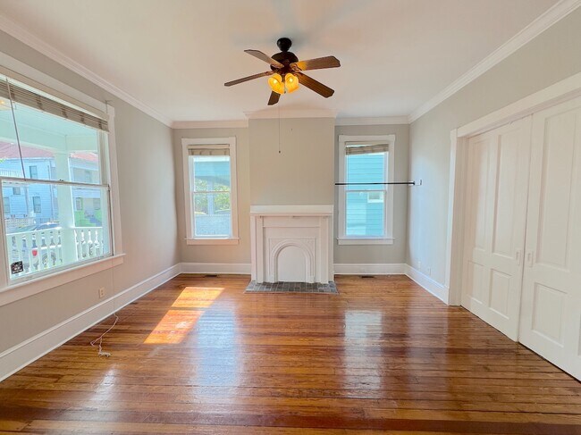 Foto del edificio - 313 W 33rd St