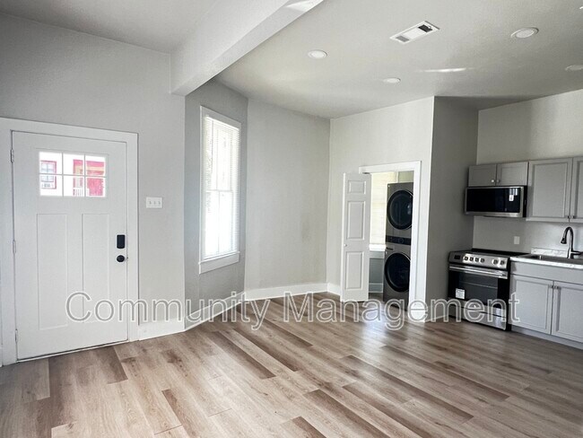 Foto del edificio - 1717 Bynum Ave