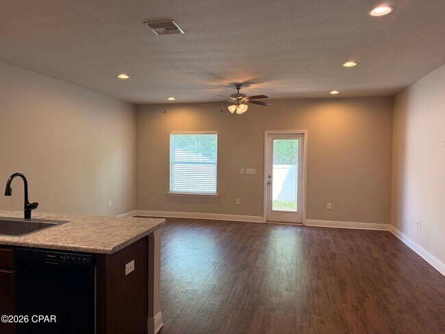 Foto del edificio - 5972 Callaway Cir