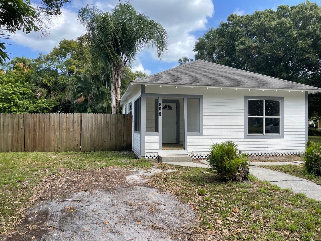 Primary Photo - 808 Dayman Ave