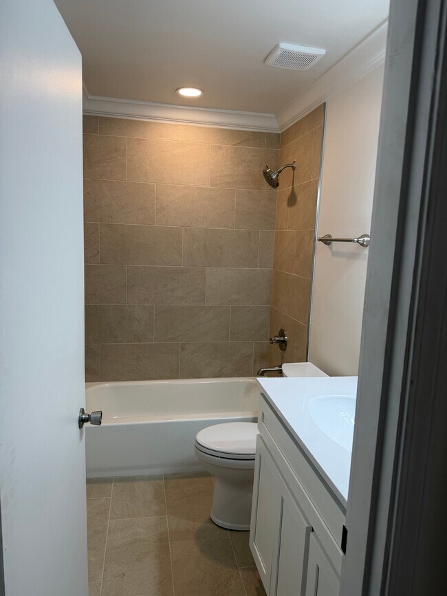 Foto del edificio - 1632 Stafford Ave