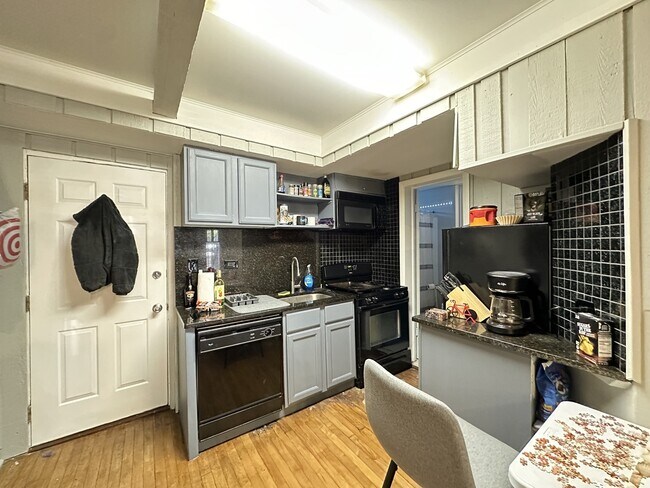 Foto del edificio - 2141 W Webster Ave
