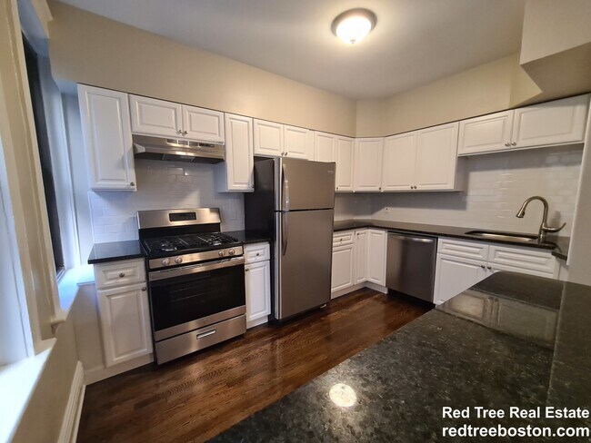 Foto del edificio - 1758 Commonwealth Ave