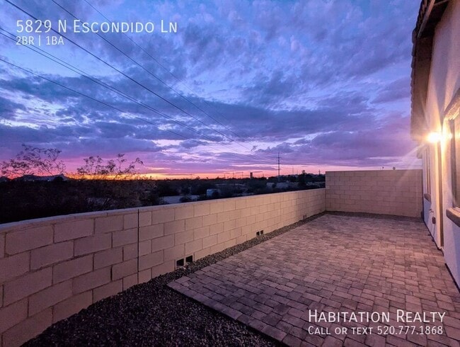 Foto del edificio - 5829 N Escondido Ln