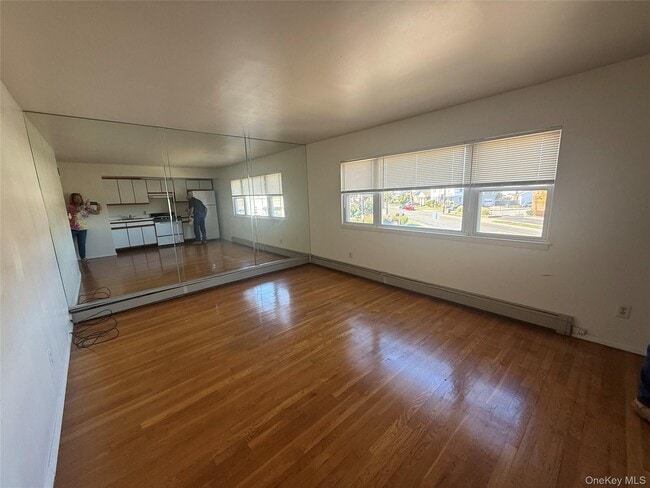 Foto del edificio - 393 Long Beach Rd