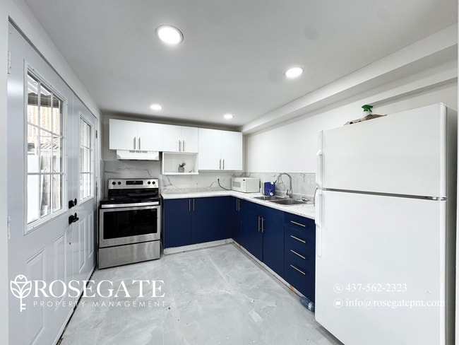Building Photo - BRAND NEW 3 BEDROOM 2 BATHROOM WALKOUT BASEMENT