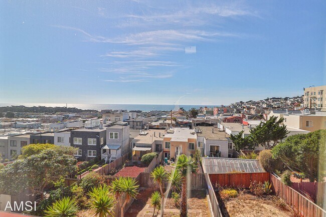 Building Photo - 3 br, 2.5 bath House - 723 42nd Ave