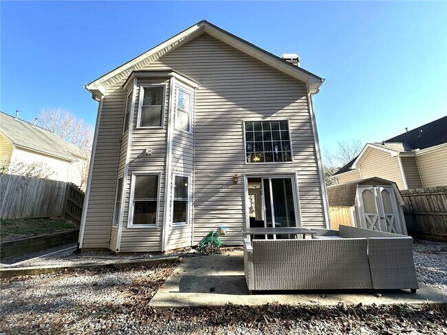 Building Photo - 528 Parkstone Ln