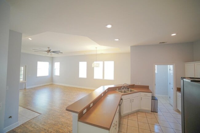 Building Photo - 5569 Hampton Hill Cir